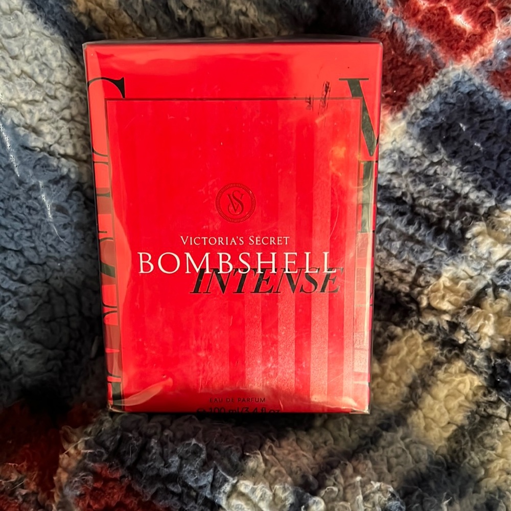 Victoria secret bombshell